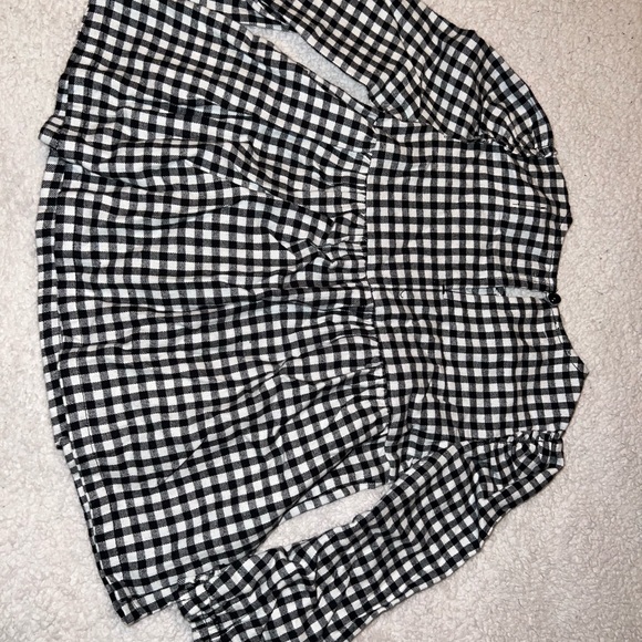 Old Navy Black and White Plaid Blouse - Picture 2 of 8